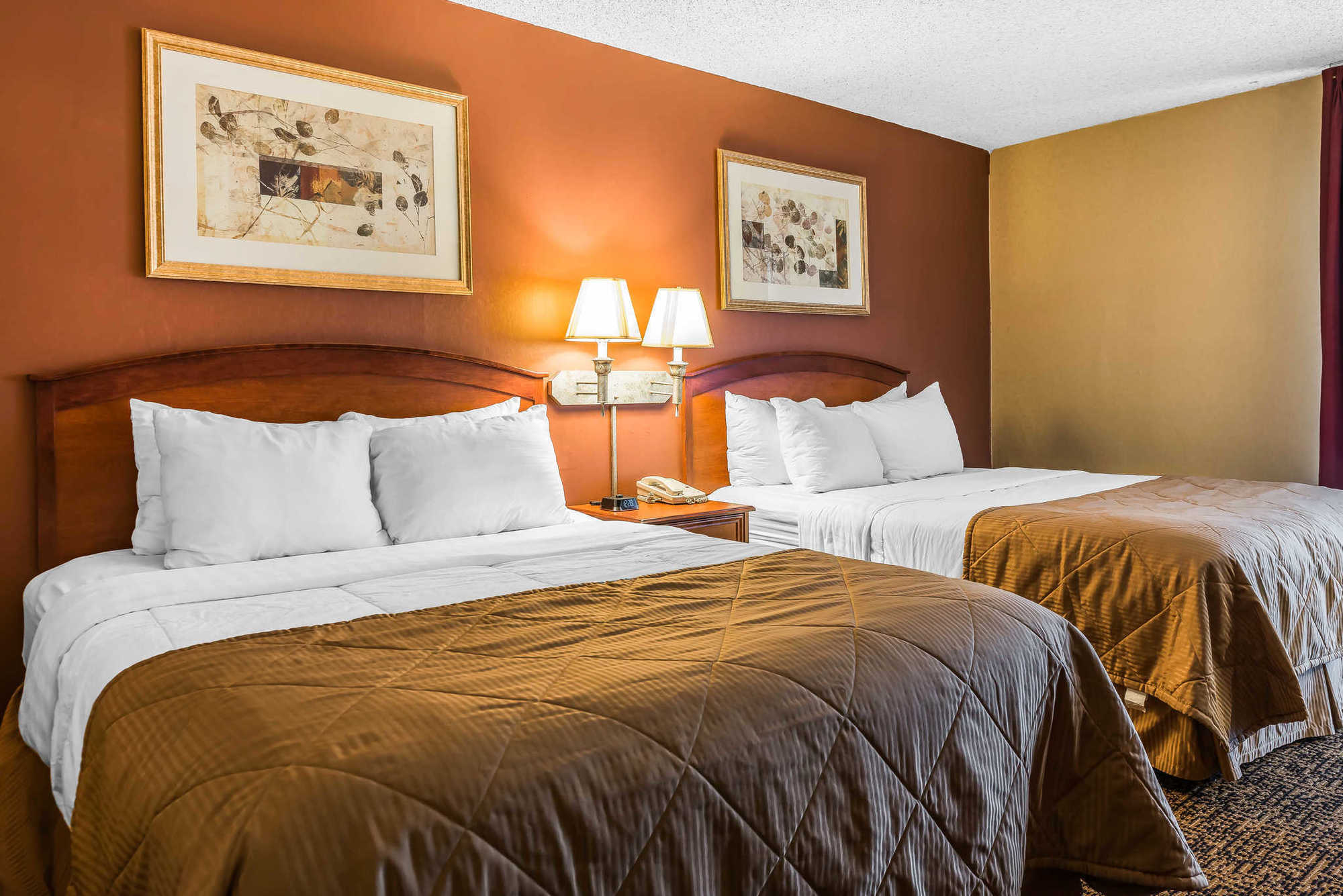 Clarion Hotel & Conference Center Colorado Springs Habitación foto