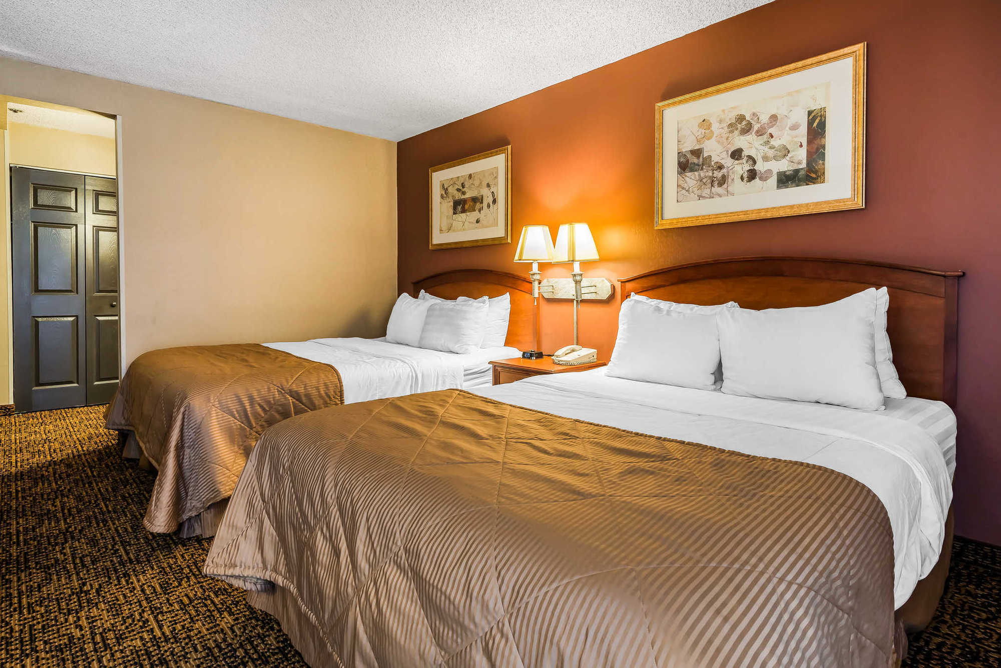 Clarion Hotel & Conference Center Colorado Springs Habitación foto