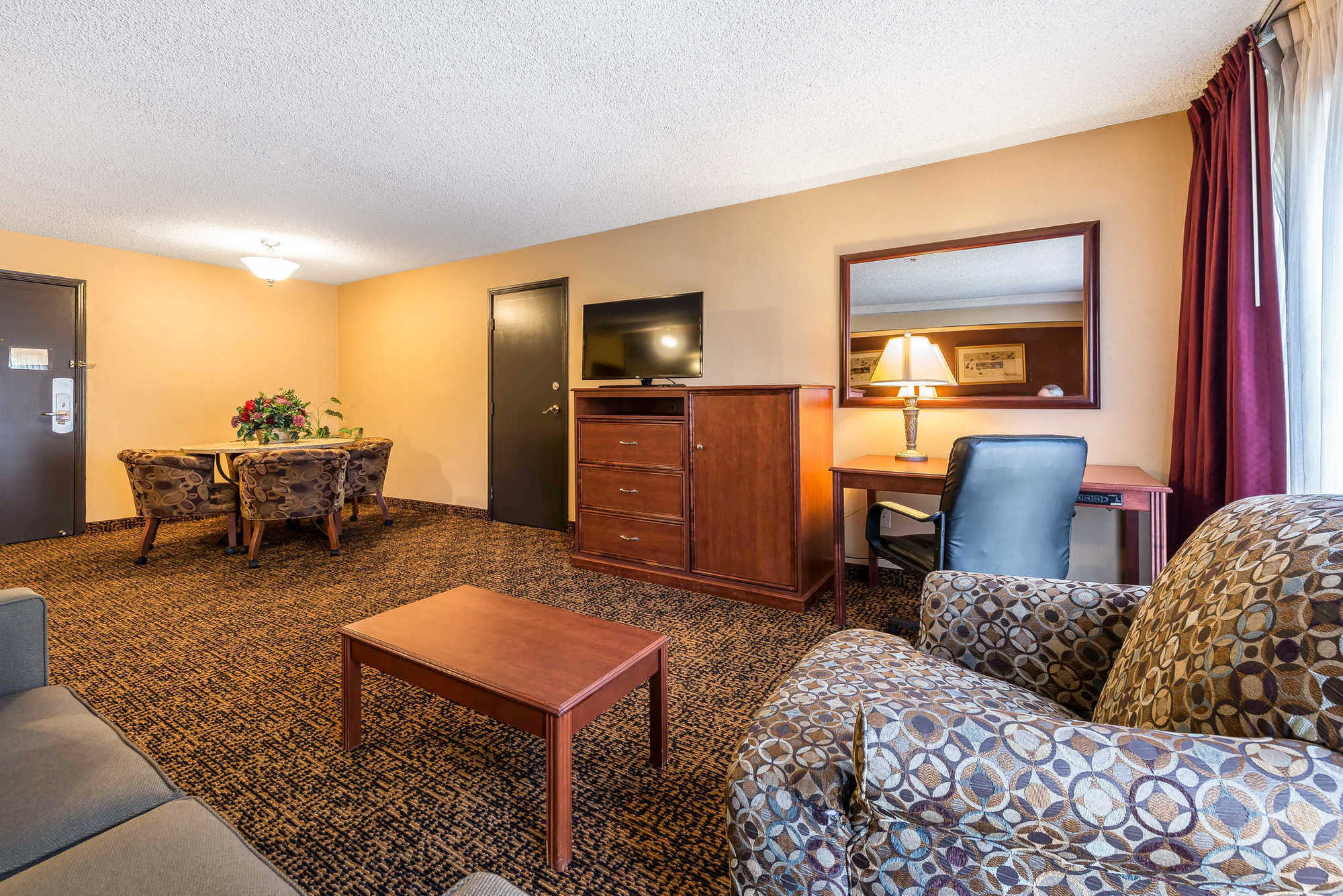 Clarion Hotel & Conference Center Colorado Springs Habitación foto